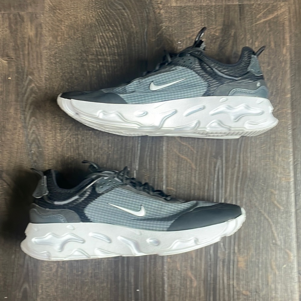 Nike react live